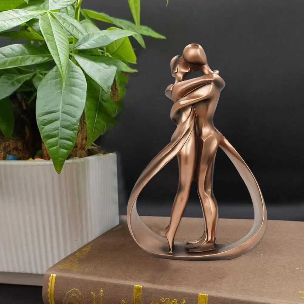 Umarmendes Paar Skulptur - Bronzefarbene Kunstharz-Deko