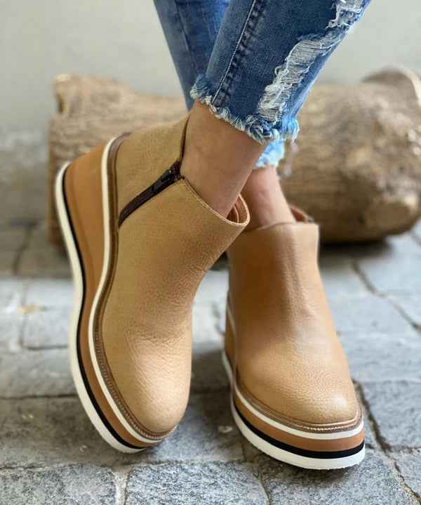 SERELAVYN – Stilvolle und Wasserdichte Stiefel