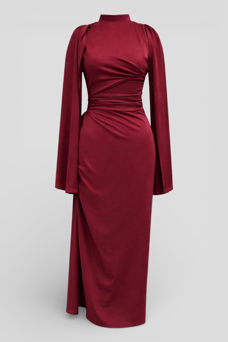 lange enganliegenes Kleid mit unregelmäßigen Falten für einen eleganten Stil