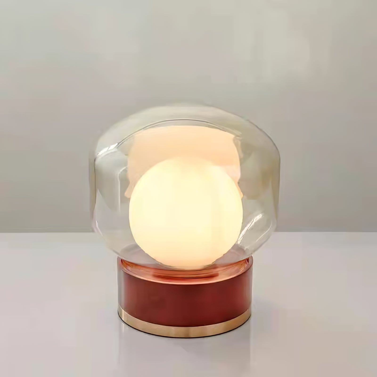 Moderner Tischleuchte mit Metallbasis und Glasschirm | Elegante LED-Beleuchtung