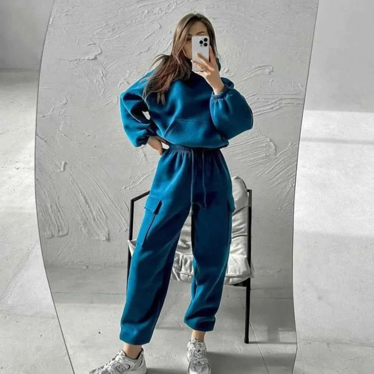 Jasmin Damen Bequemer Hoodie mit Cargo-Taschen & Passende Jogginghosen Set