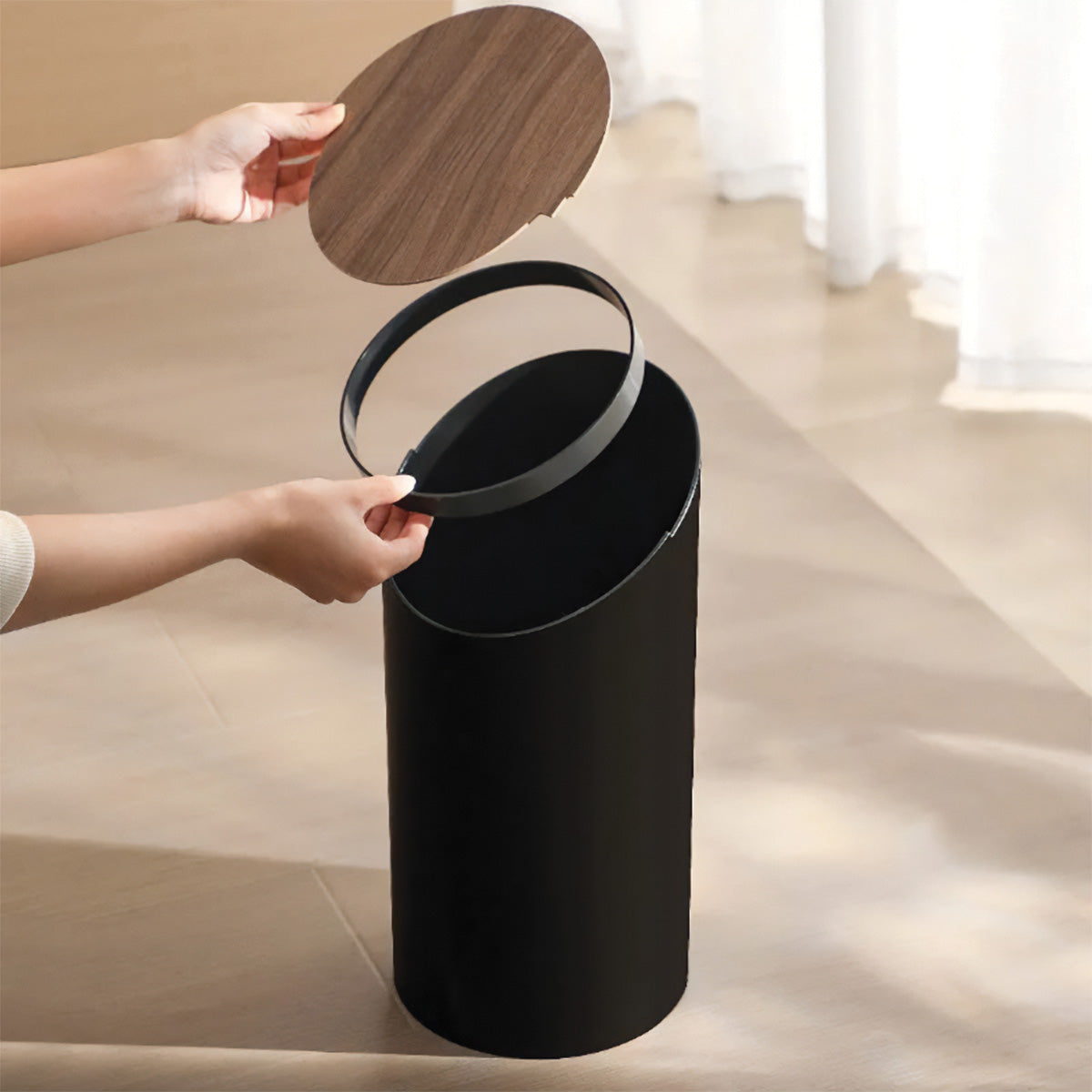 Geneigter Ahorn-Mülleimer – Modernes Holzdesign für eine elegante und stilvolle Abfallentsorgung