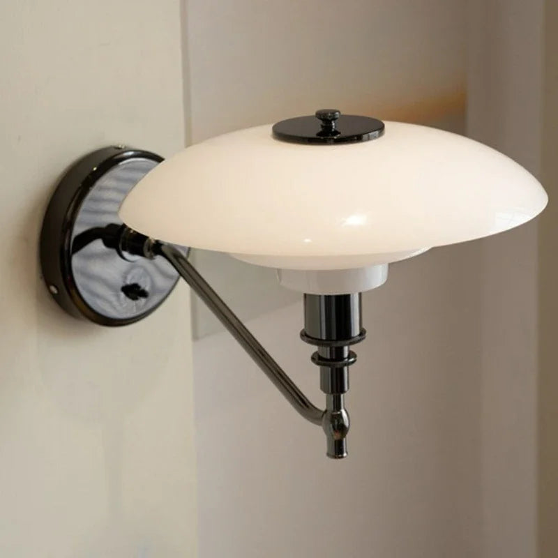 Eosphoros - Schlanke moderne Wandleuchte aus langlebigem Metall für einen eleganten Einrichtungsstil