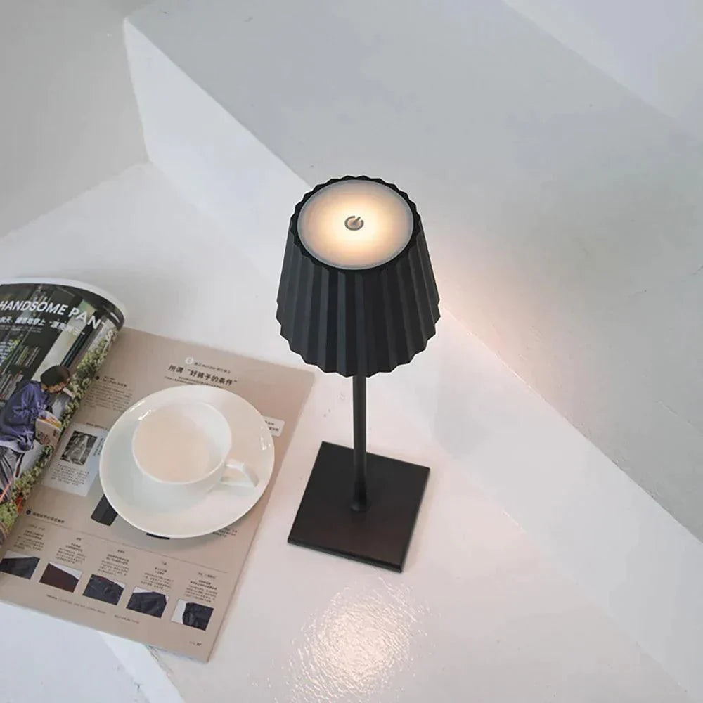 Kabellose wiederaufladbare LED-Tischlampe per USB, stufenlos dimmbar in elegantem Aluminiumlegierung