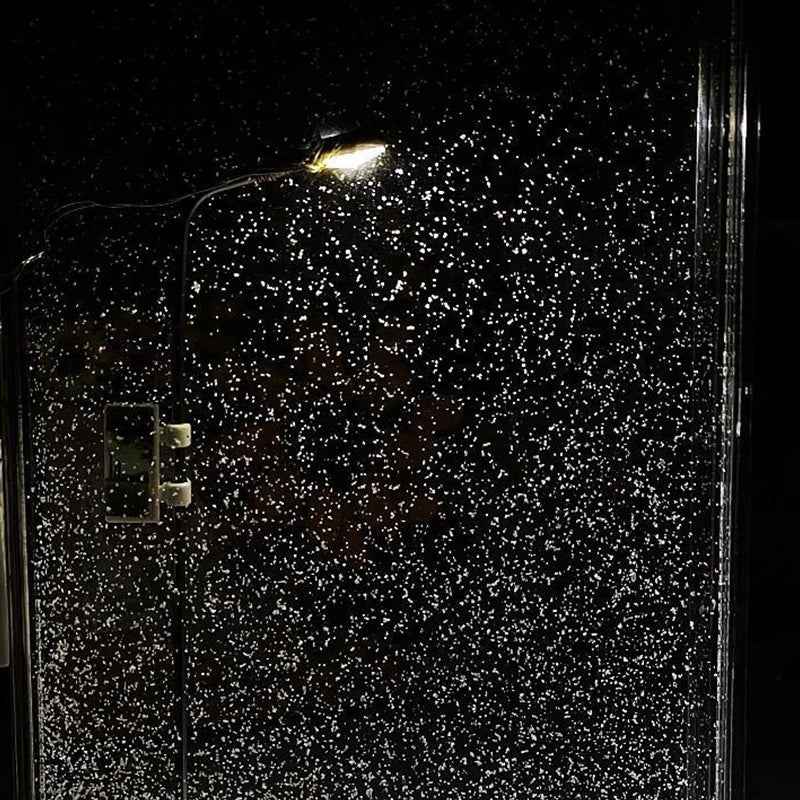 WinterGlow – Magische LED-Gartenlampe mit Schneeeffekt für die perfekte Winterstimmung