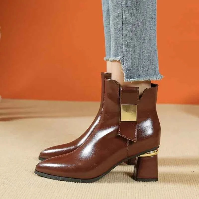 Sabrina | Elegante goldene Stiefeletten mit Absatz