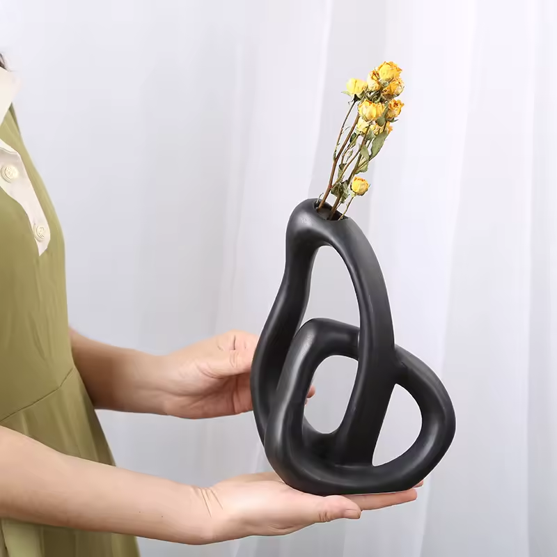 Zeitlose Keramikvase - Minimalistische Wohnaccessoires