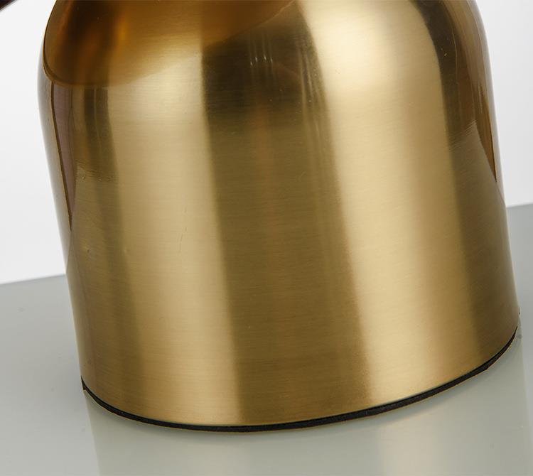 Verena - Stilvolle moderne goldene LED-Tischlampe für elegantes Ambiente