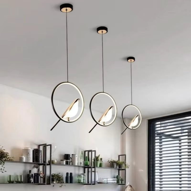 Goldene Vogel-Pendelleuchte – LED-Skulptur-Deckenlampe