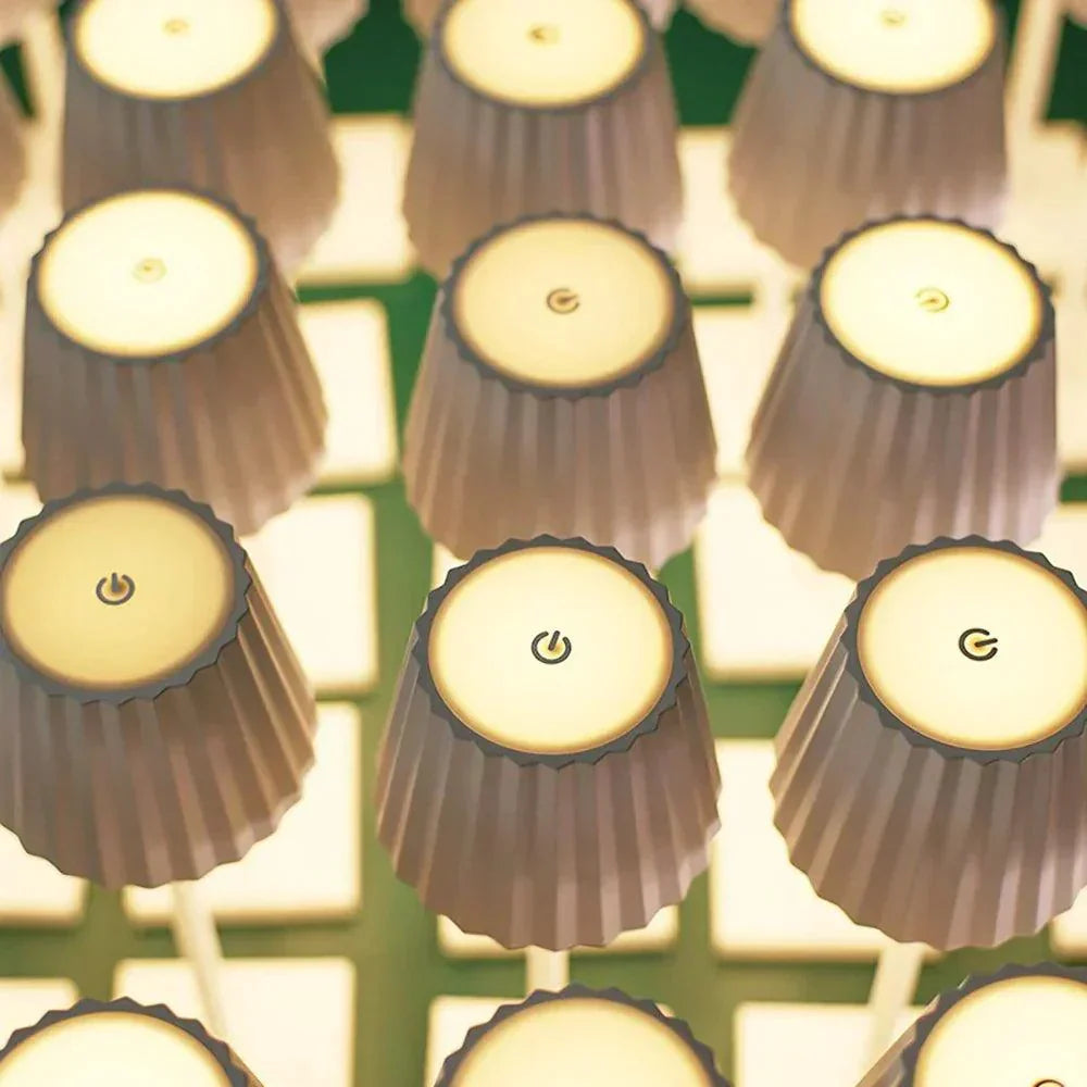 Tragbare kabellose LED-Tischlampe mit USB-Akkuaufladung und Dimmfunktion