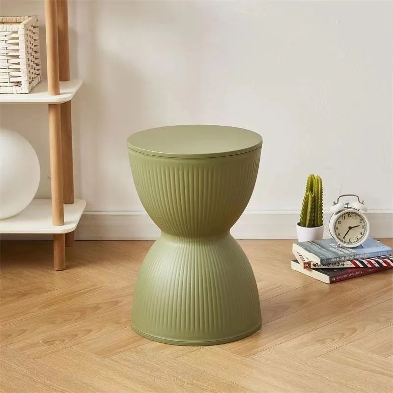 Valanira - Skandinavischer Kunststoff-Nachtisch mit elegantem Sanduhrdesign