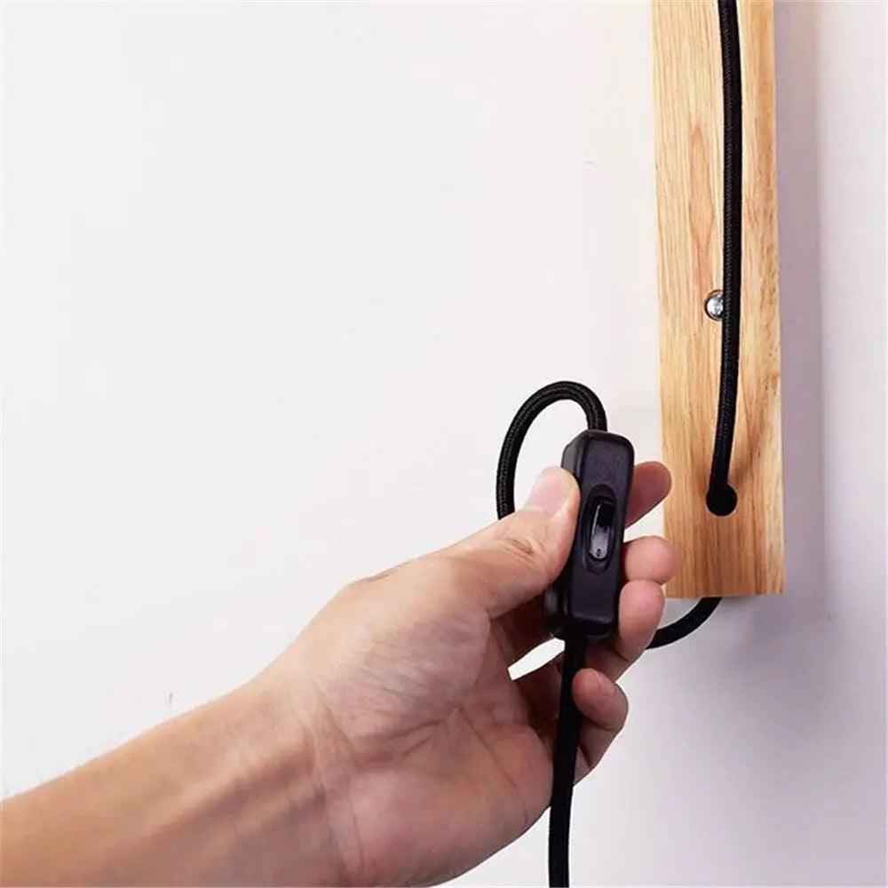 Schwarze Wandlampe Mit E27-Sockel