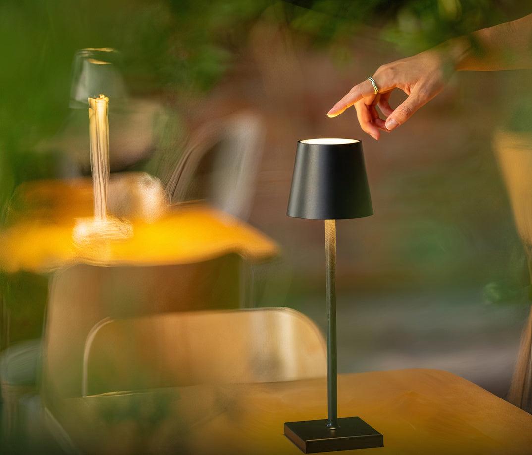 ModerneLED-Tischlampe mit Touchsteuerung und dimmbarem Licht