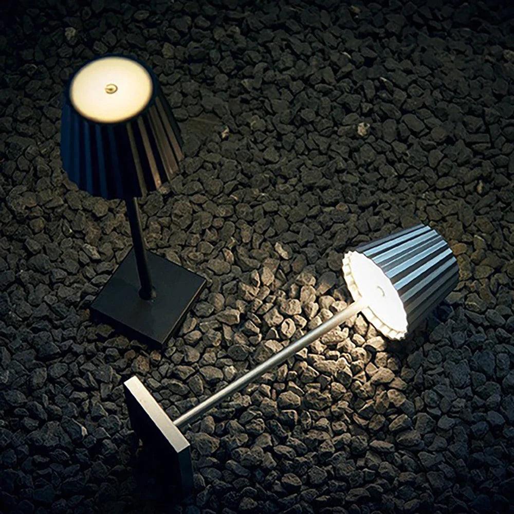 Kabellose wiederaufladbare LED-Tischlampe per USB, stufenlos dimmbar in elegantem Aluminiumlegierung
