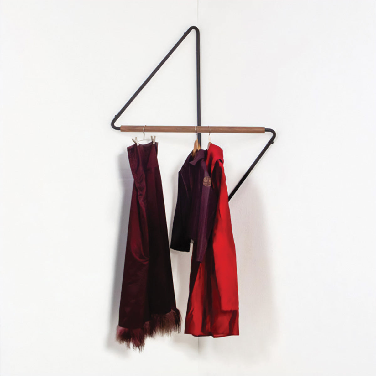 Elegante Wandgarderobe für stylische und funktionale Inneneinrichtung