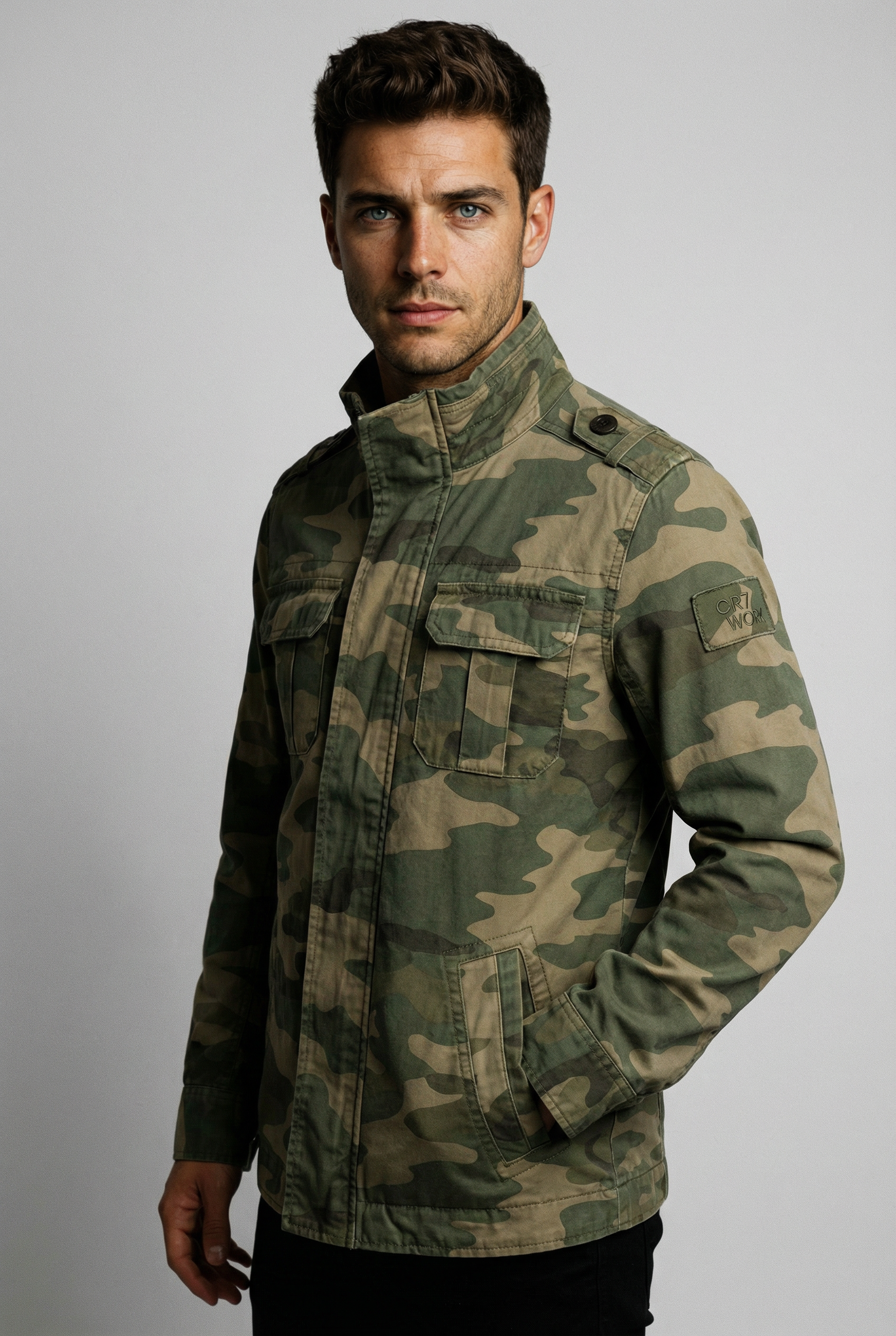 Daniel - Robuste und elegante Militär-Tarnjacke