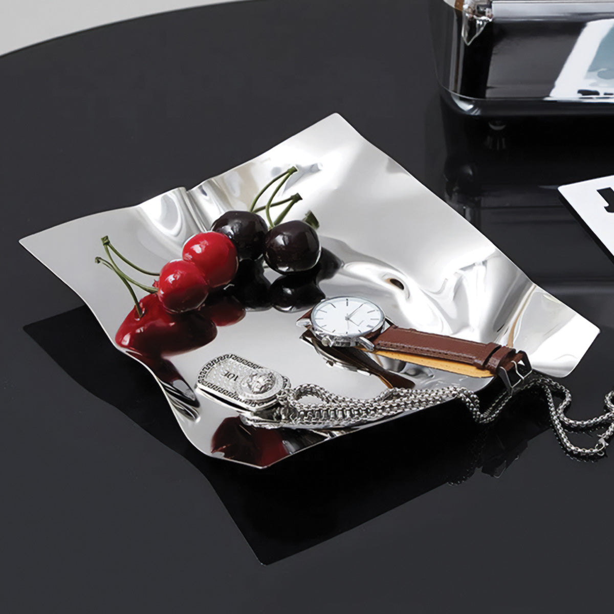 Dekorativer Plateau Silvro – Elegant Accessoire zur Aufwertung Ihres Hauses