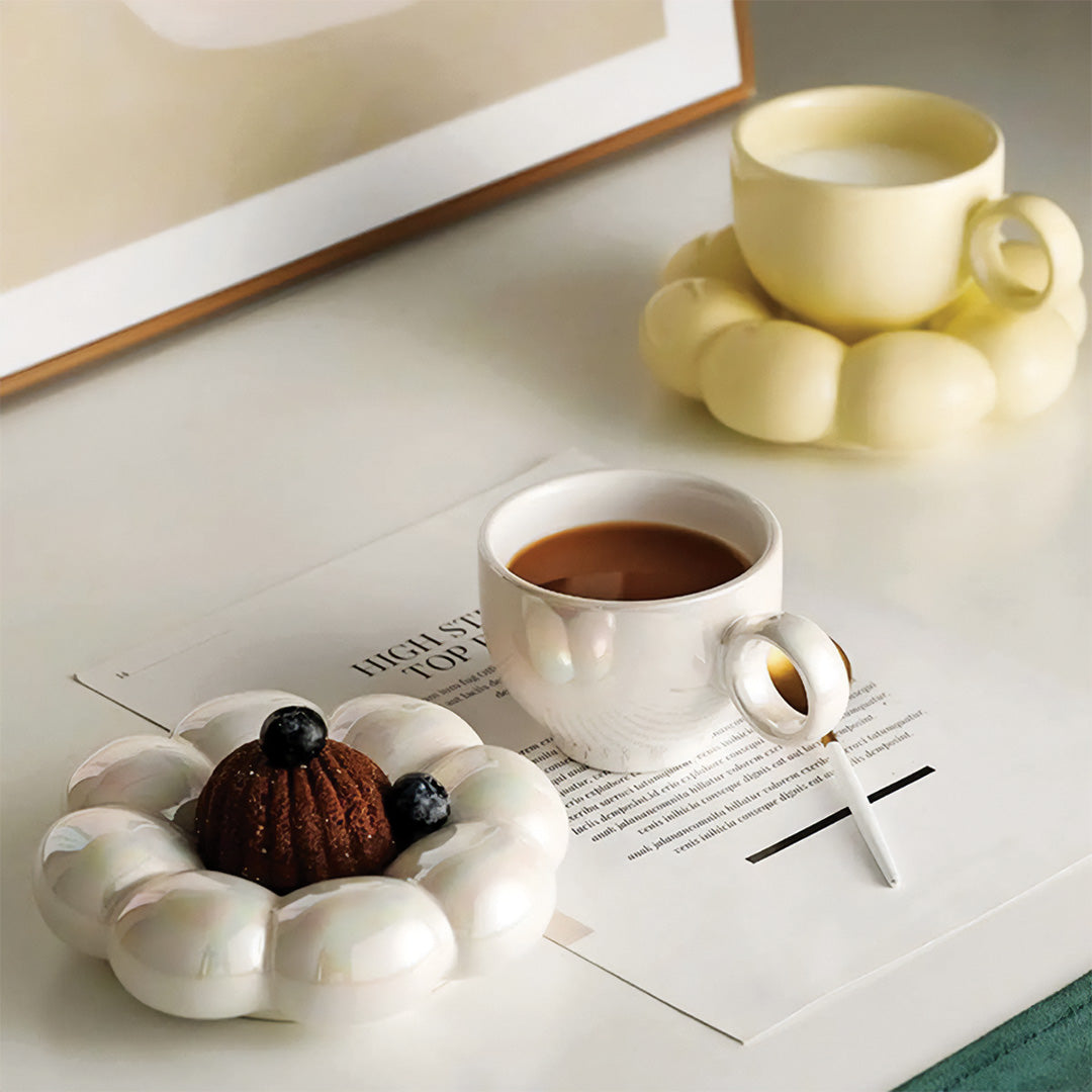Tasse Sonnenblumenschmuck mit elegantem Blumendesign für Ihren Morgenkaffee