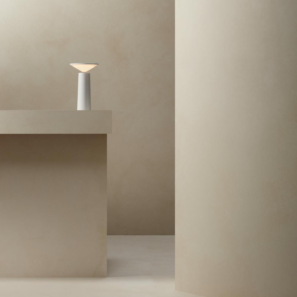 Modernes LED-Tischlampe mit Dimmfunktion, Rotation und integriertem Akku