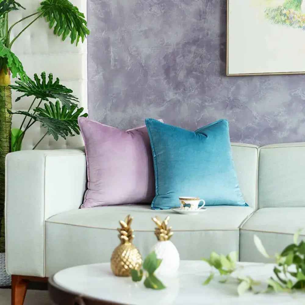 VelvetElegance - Luxuriöser Dekokissenbezug für stilvolle Akzente