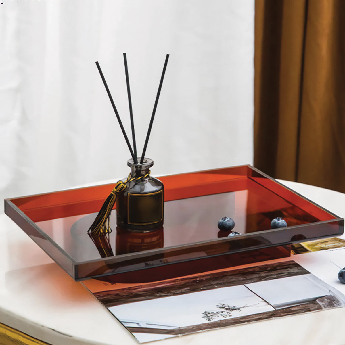 Elegantes Acryl-Serviertablett mit modernem Dekor und anspruchsvollem Servierschüssel