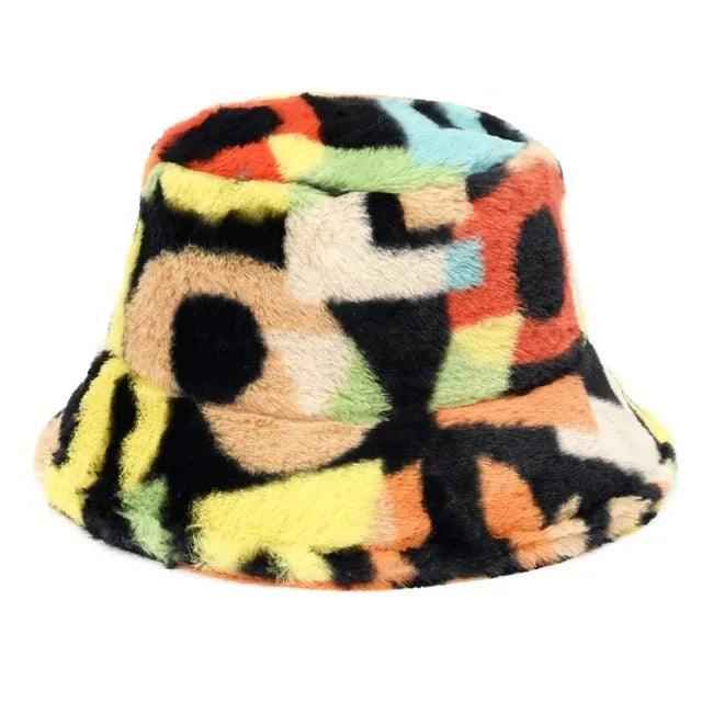 Jasmine – Stilvoller Winter-Bucket-Hut aus Kunstpelz mit Cow-Leopard-Muster