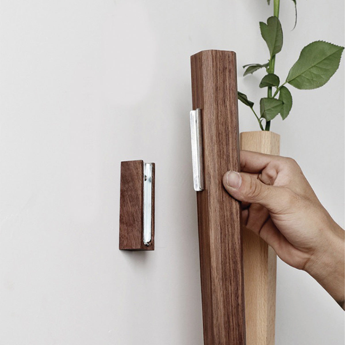 Wandvasen in Blumenflötenform für elegante und anspruchsvolle Blumendekoration