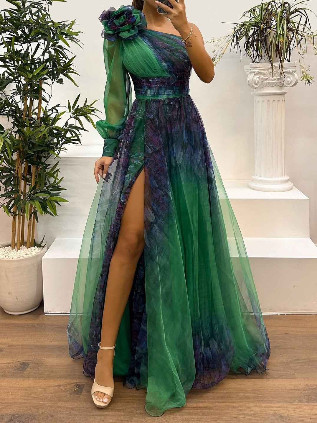 Maxi-Einkleid mit einseitigem Schulterdesign aus Strickware und abstraktem Farbabstufungsmuster