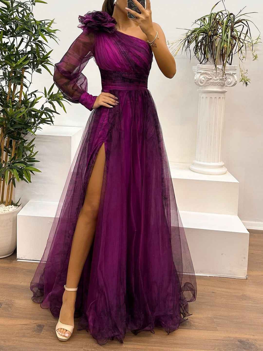 Maxi-Einkleid mit einseitigem Schulterdesign aus Strickware und abstraktem Farbabstufungsmuster