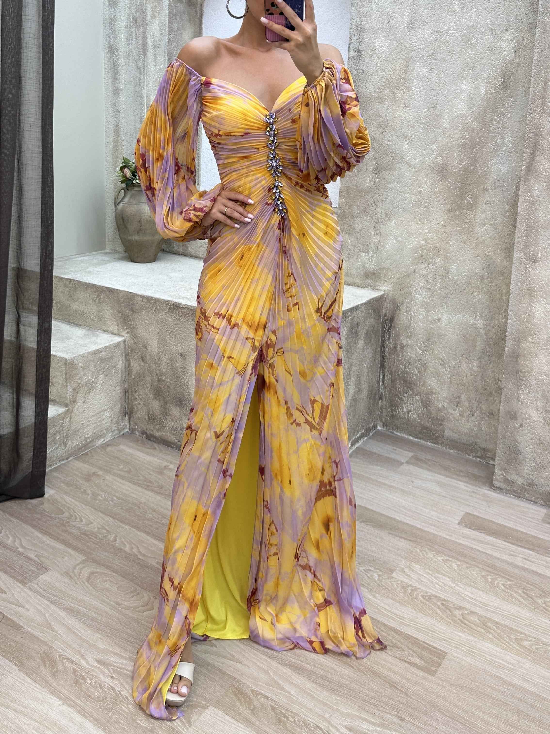 Elegantes Maxikleid ohne Schulter mit Diamantenbesatz und plissiertem, figurbetontem Schnitt