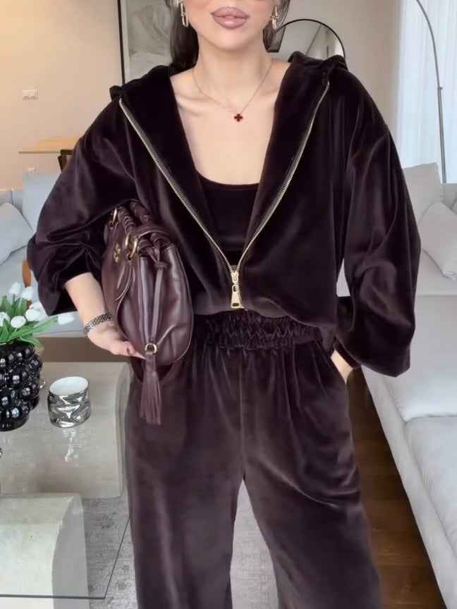 Dunkelbraune Samt-Kapuzen-Cardigan mit weiten Hosen – Casual-Set