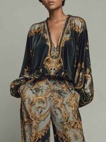 Lässiges Zweiteiler-Set im Barock-Stil: Oberteil mit opulentem Blumenmuster und Weithose
