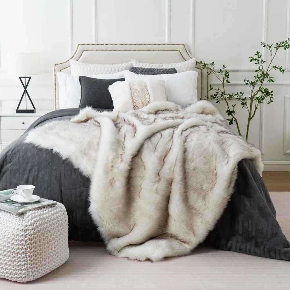 Weiche Kunstfell-Kuscheldecke - Gemütliche Winterwärme