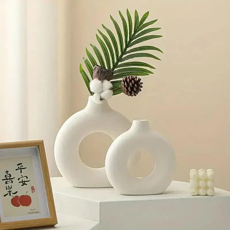 Elegante Vase und Zeitgenössisches Design für eine Anspruchsvolle Dekoration