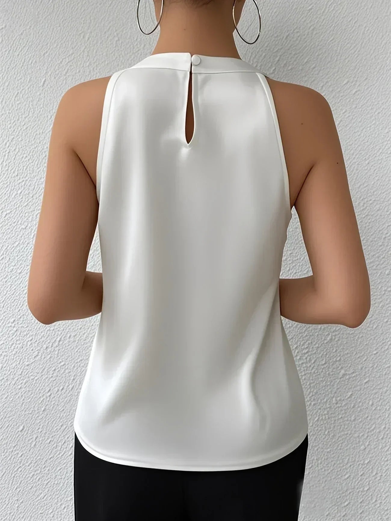 Bluse aus Satinstoff AMIYAH mit eleganter Neckholder-Kragen