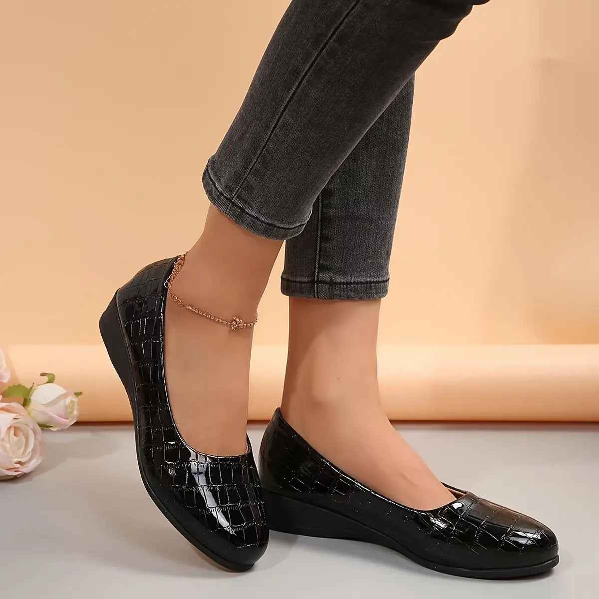 Orthopedic Leather Shoes for Women – Lightweight, Non-Slip & Breathable