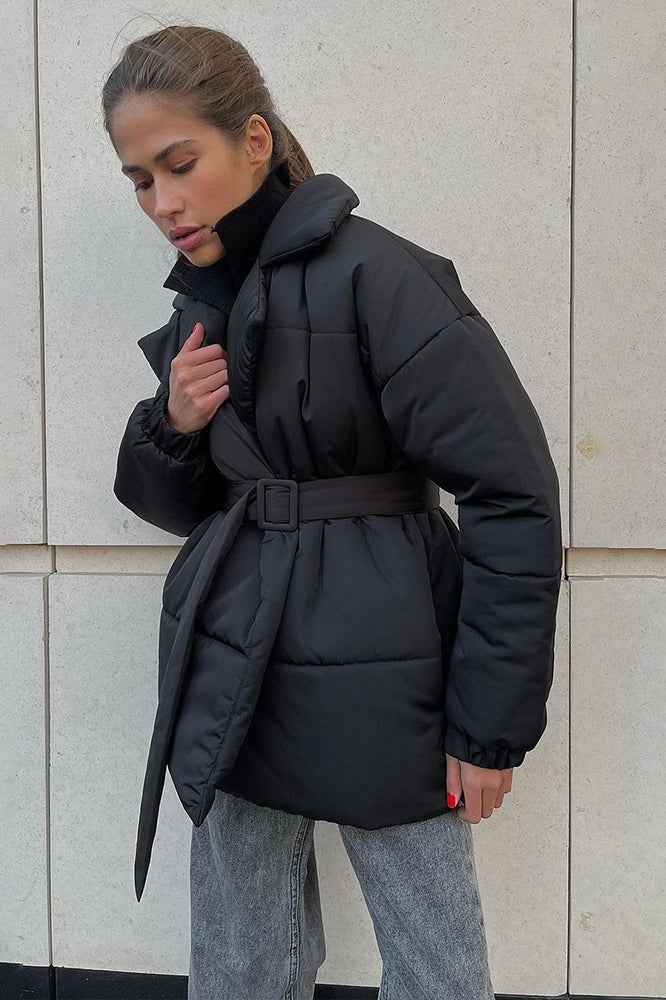 Eleganter, taillierter Wintermantel mit Revers und Gürtel