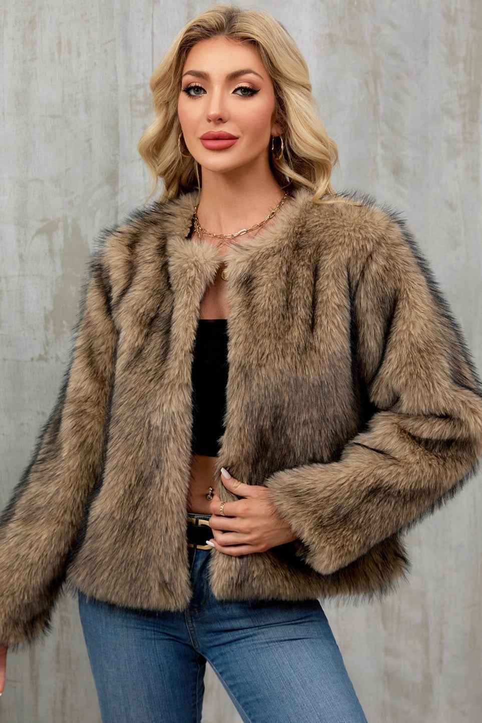 Kurzer Plüsch-Cardigan mit kurzem Flausch für einen gemütlichen und trendigen Look