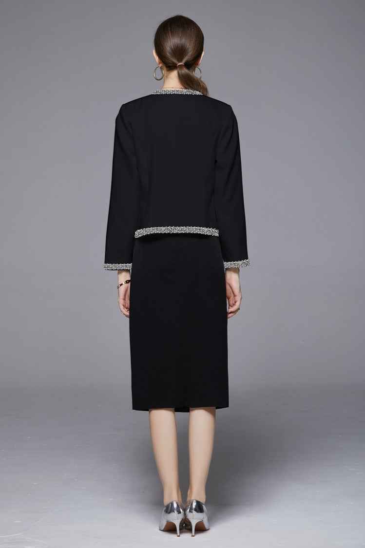 Kurze offene Jacke mit Perlen für einen eleganten Look