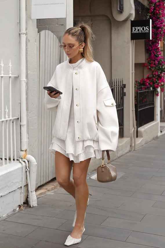 Lockeres, anpassbares Wollmantel mit Stehkragen