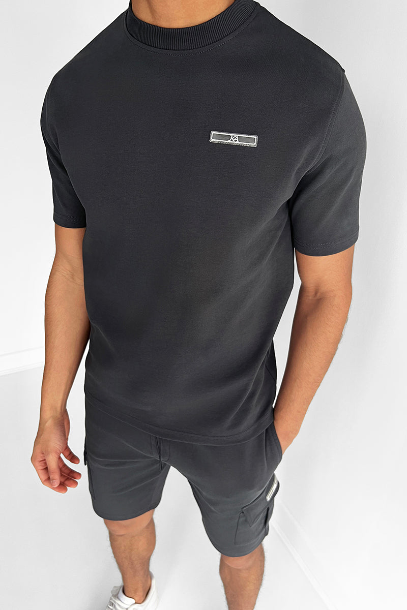 KAI – Lässiges Slim-Fit Ensemble für einen zeitgenössischen Stil