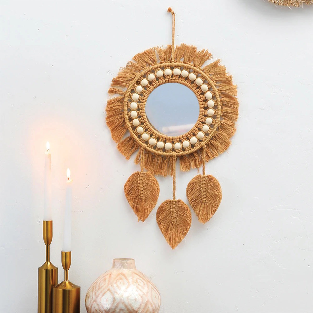 Wunderschamer Wandspiegel aus Makramee mit Perlen – Elegante Boho-Chic-Innendekoration