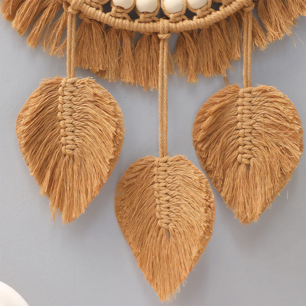 Wunderschamer Wandspiegel aus Makramee mit Perlen – Elegante Boho-Chic-Innendekoration