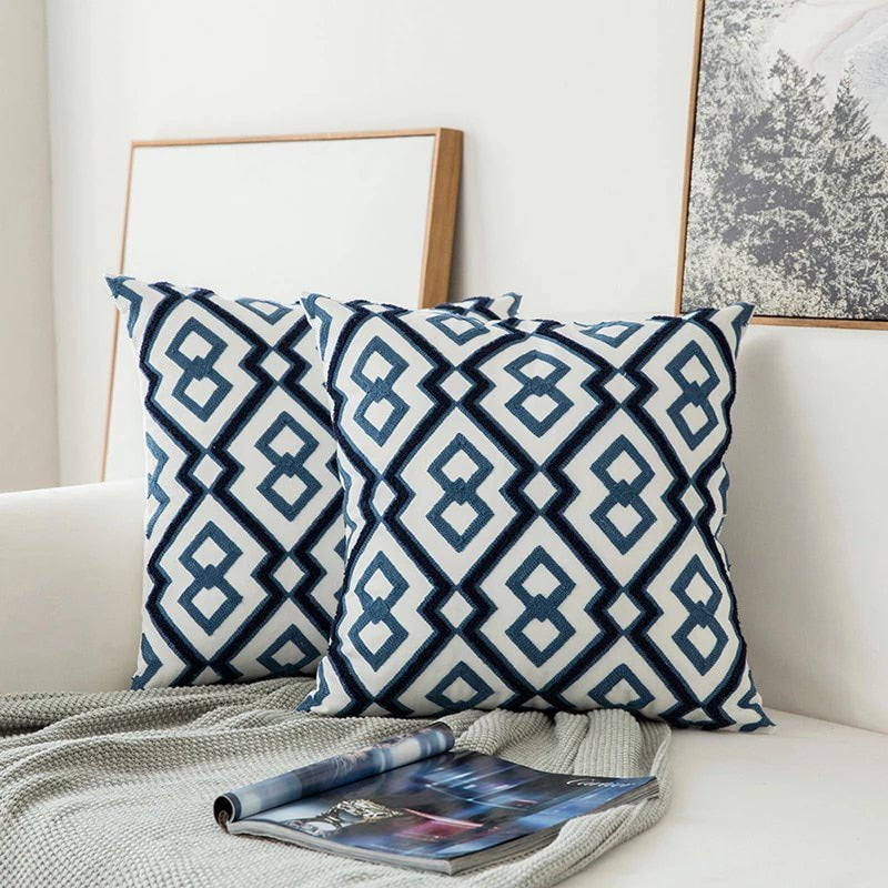 Auralithe - Luxus Blaues Besticktes Kissen mit Elegantem Ornamentdesign