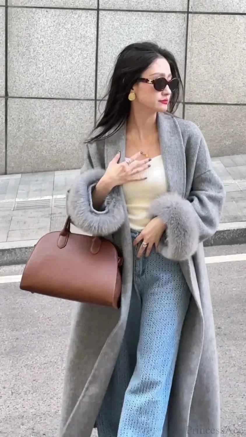 Eleganter brauner Wollmantel für Damen