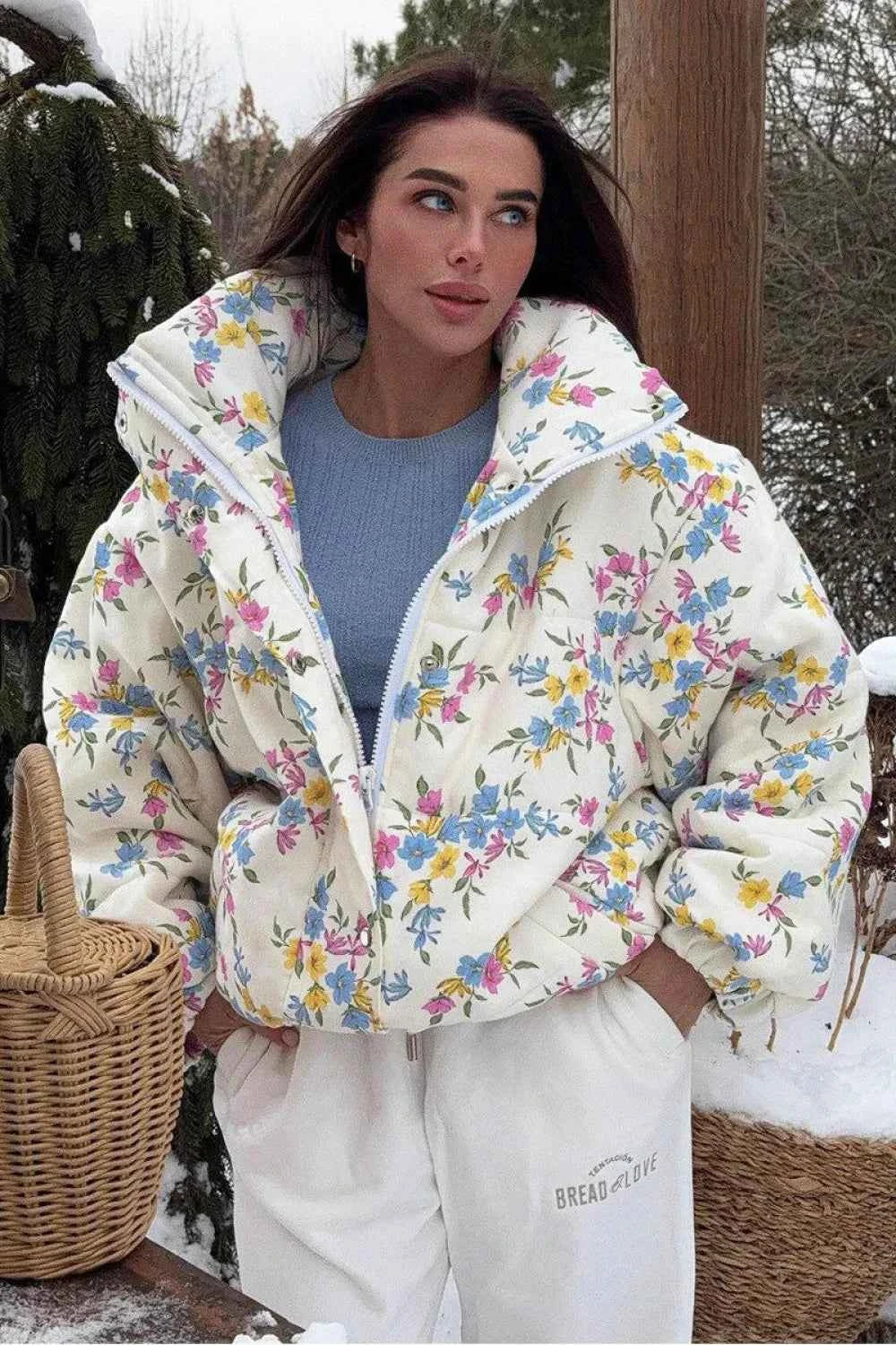 Schöne große farbige Jacke mit Reißverschluss, Stehkragen und Mischbaumwolle