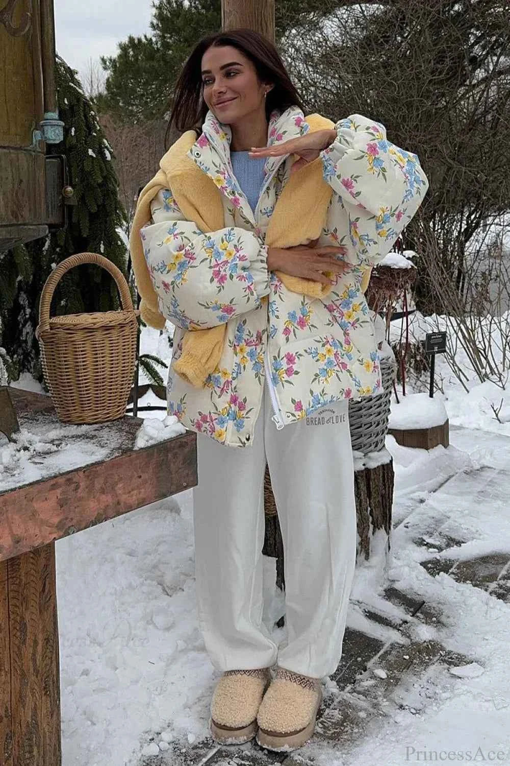 Schöne große farbige Jacke mit Reißverschluss, Stehkragen und Mischbaumwolle