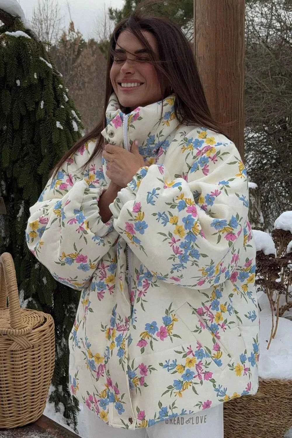 Schöne große farbige Jacke mit Reißverschluss, Stehkragen und Mischbaumwolle