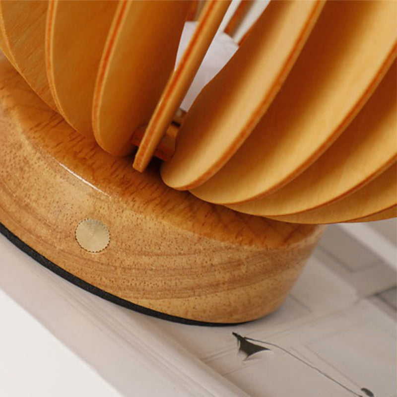 Warme Beleuchtung mit GourdLume – Tischlampe aus Holz in Kürbisform für eine gemütliche Dekoration