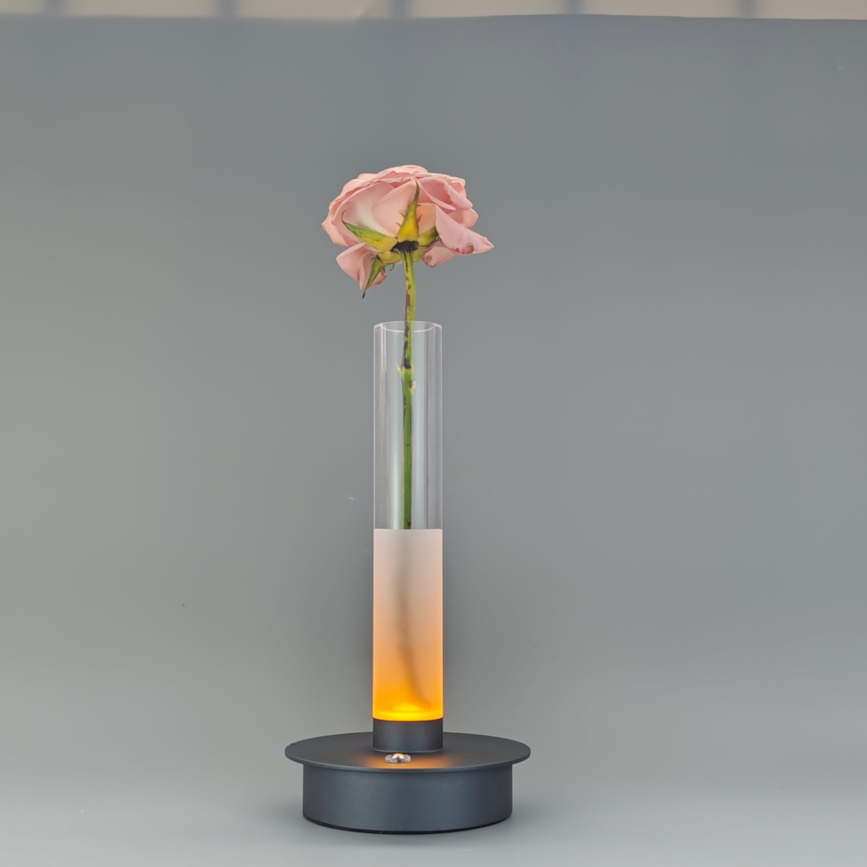 Elegante und moderne TouchGlow Tischlampe für perfektes Ambiente-Licht